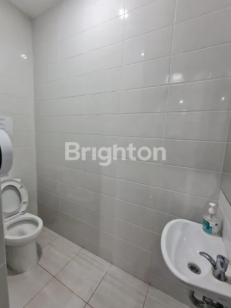 image RUKO GANDENG 3 POSISI HOEK – LA RIVIERA PIK 2 (3)