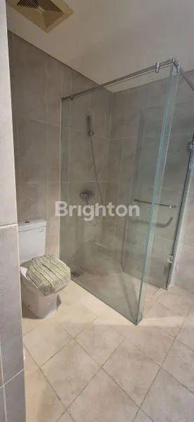 image DIJUAL / DISEWAKAN APARTEMEN PRAXIS 2 KAMAR TIDUR DI SONO KEMBANG GENTENG SURABAYA, DEKAT TUNJUNGAN PLAZA DAN RS SILOAM, LUAS 85 M² DAN FULL FURNISH, VIEW KOTA, SIAP HUNI, HARGA NEGO SAMPAI JADI!  (7)