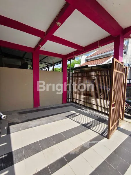 image RUMAH MEWAH 2 LANTAI DI PUSAT KOTA (2)