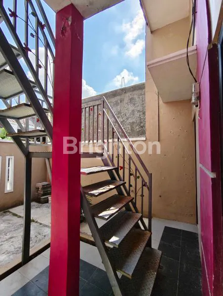 image RUMAH MEWAH 2 LANTAI DI PUSAT KOTA (3)