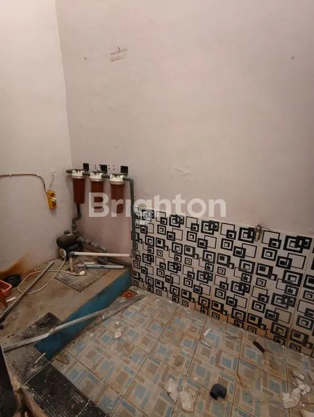 image RUMAH MEWAH 2 LANTAI DI PUSAT KOTA (7)