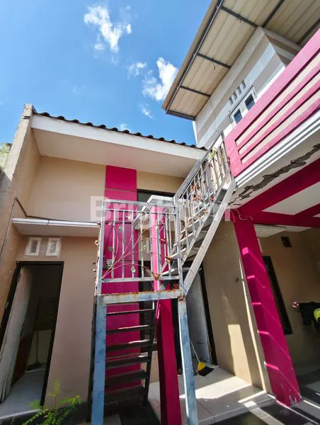 image RUMAH MEWAH 2 LANTAI DI PUSAT KOTA (1)