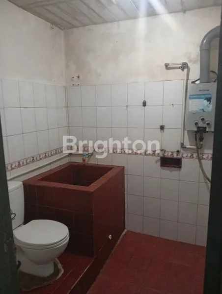 image RUMAH DI JUAL 2 PINTU COCOK BUAT SEWA POSISI STRATEGIS (6)