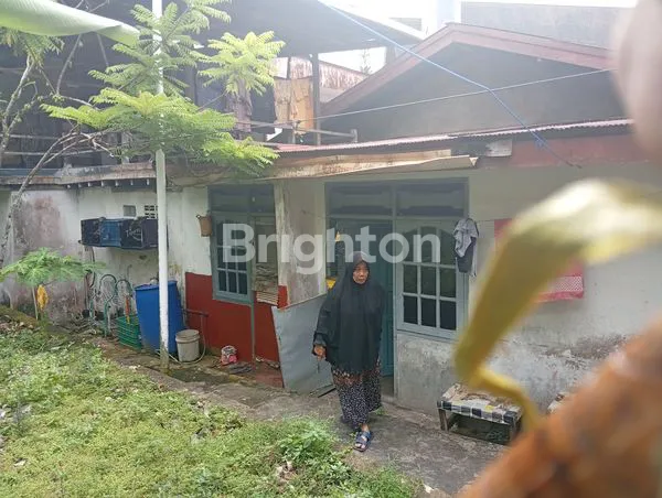 image RUMAH DI JUAL 2 PINTU COCOK BUAT SEWA POSISI STRATEGIS (3)