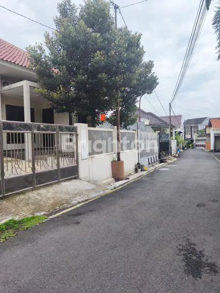 image RUMAH SIAP HUNI FULL FURNISH DEKAT TOL,  DEKAT PUSAT KOTA DAN KAWASAN KOMERSIAL TIDAK BANJIR (7)