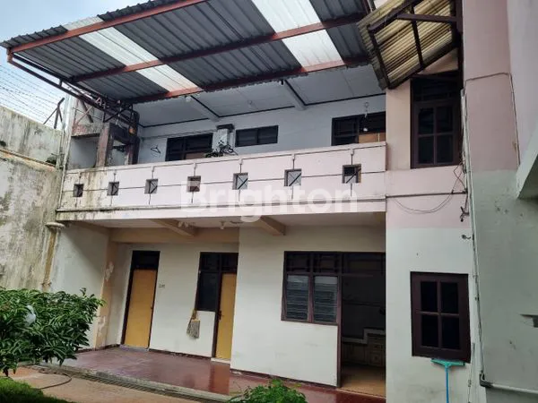 image TANAH DENGAN BANGUNAN 2 LANTAI DI VETERAN (3)