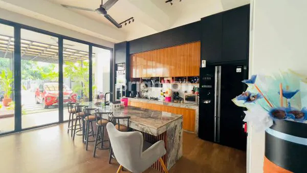 image RUMAH+KOLAM RENANG ISTIMEWA KARAWANG TIMUR (8)