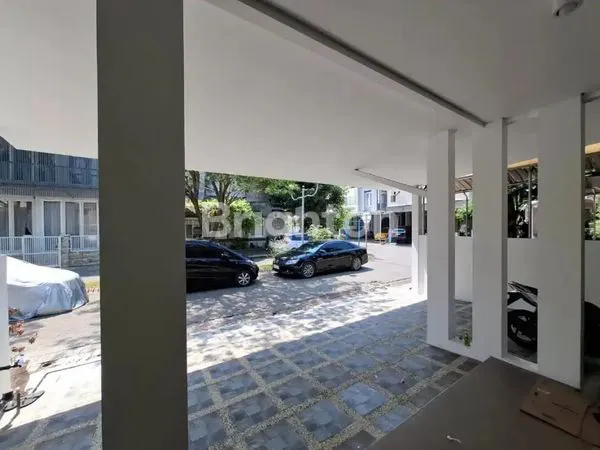 image RUMAH THE GAYUNGSARI STRATEGIS ROW JALAN KEMBAR (4)