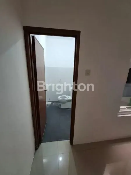 image RUMAH THE GAYUNGSARI STRATEGIS ROW JALAN KEMBAR (7)