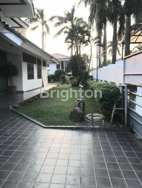 image RUMAH MEWAH LUAS GREEN GARDEN JAKARTA BARAT (3)