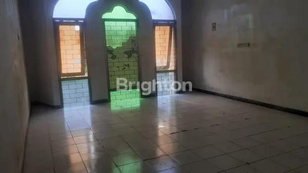 image RUKO KENJERAN PALACE AREA BISNIS SURABAYA UTARA, PADAT PENDUDUK LALU LINTAS RAMAI ADA LIFT BARANG 1 TON, BANGUNAN 3 LANTAI PARKIR SUPER LUAS (8)