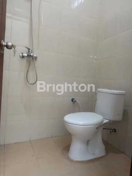 image DISEWA RUMAH DI JALAN BINA KESUMA (8)