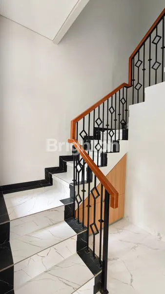 image RUMAH BARU PREMIUM MODERN MINIMALIS DI CILODONG (4)