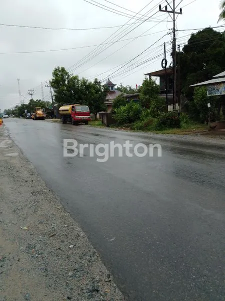image TANAH DI JALAN TRANS KALIMANTAN (5)