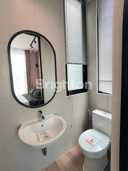 image HUNIAN MODERN DI PIK, 2 LANTAI 1 KM (4)