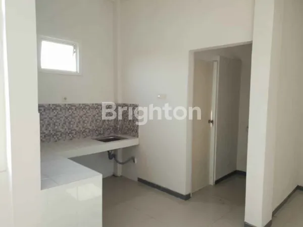 image RUKO 3 LANTAI RAYA A YANI SIAP PAKAI STRATEGIS (5)