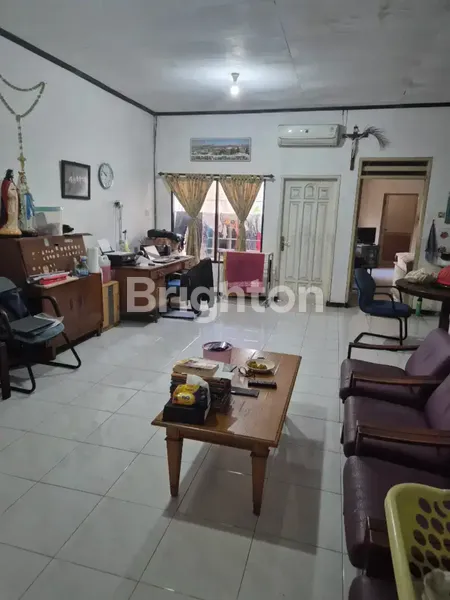 image NIRWANA EKSEKUTIF ROW JALAN STRATEGIS DEKAT MERR (3)
