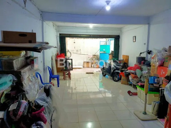 image RUMAH 3 LANTAI DI JELAMBAR  (3)