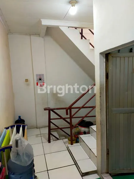 image RUMAH 3 LANTAI DI JELAMBAR  (8)