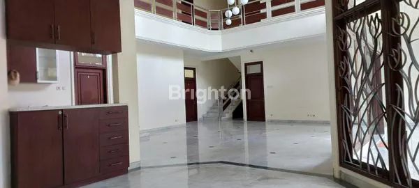 image RUMAH LUAS MURAH CIPETE KEBAYORAN BARU JAKSEL (4)