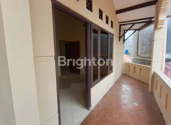image RUMAH 2 LANTAI LUAS 320 M  LOKASI STRATEGIS, PGC  CILILITAN  JAKARTA TIMUR. (4)