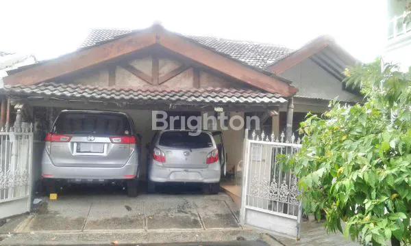 image RUMAH 1.5 LANTAI DI KOMPLEK PERUMAHAN PURI INDAH (4)