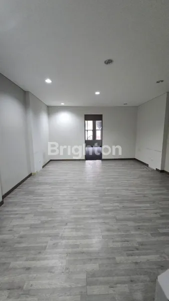 image RUKO 3.5 LANTAI STRATEGIS DI JALAN UTAMA ALAM SUTERA, TANGERANG SELATAN (3)