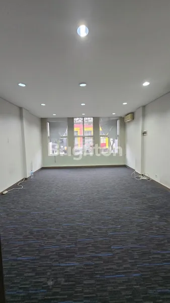 image RUKO 3.5 LANTAI STRATEGIS DI JALAN UTAMA ALAM SUTERA, TANGERANG SELATAN (4)