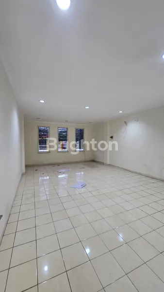 image RUKO 3.5 LANTAI STRATEGIS DI JALAN UTAMA ALAM SUTERA, TANGERANG SELATAN (5)