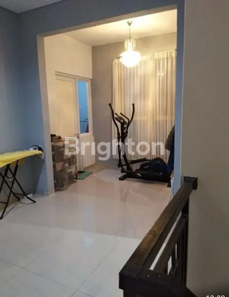 image RUMAH CANTIK 2 LT SIAP HUNI LOKASI STRATEGIS DI JAKARTA TIMUR  (7)