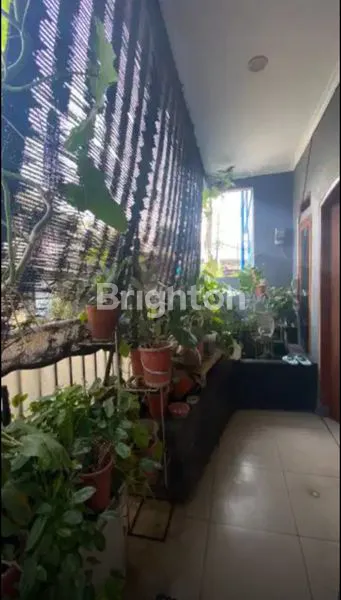 image RUMAH 2 LANTAI LOKASI STRATEGIS DI LARANGAN SELATAN  TANGERANG. (3)