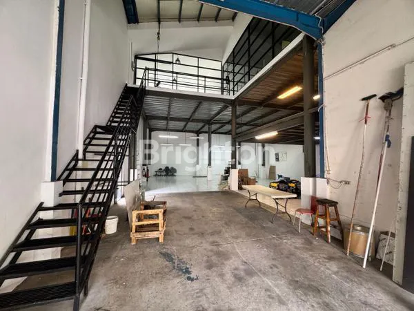 image DISEWAKAN GUDANG DALAM KOMPLEK DI DAAN MOGOT TANGERANG (5)