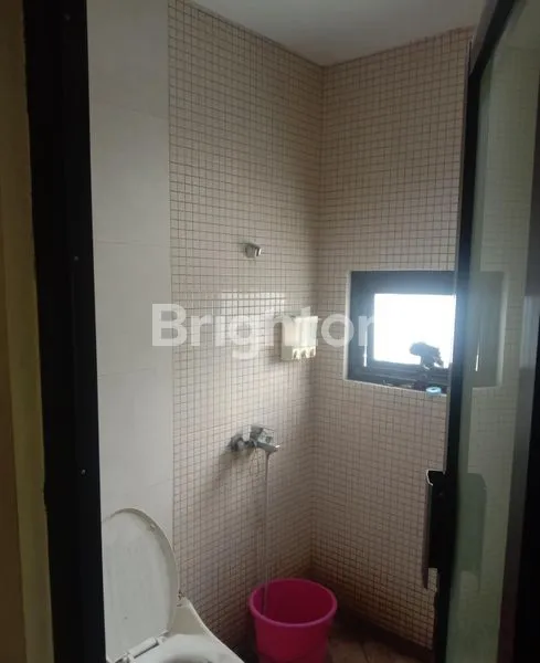 image RUMAH 2 LANTAI SHM LT 100M² DEKAT PVJ (8)