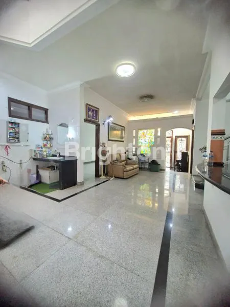 image RUMAH 2 LANTAI MASIH BAGUS, TAMAN DARMO PERMAI SELATAN, SURABAYA BARAT, JAWA TIMUR (2)