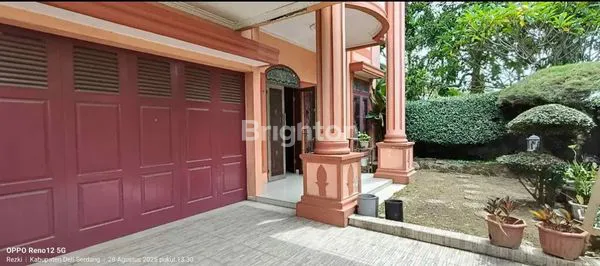 image RUMAH MEWAH KLASIK SHM LT 185M² (7)