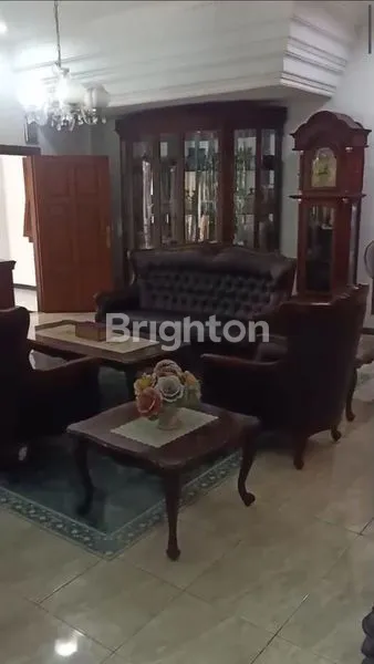 image 2 LANTAI BAGUS SIAP HUNI BANGUNAN KUAT FULL FURNISH UKIR KAYU JATI ROW BOULEVARD PERUMAHAN MANYAR TOMPOTIKA (5)