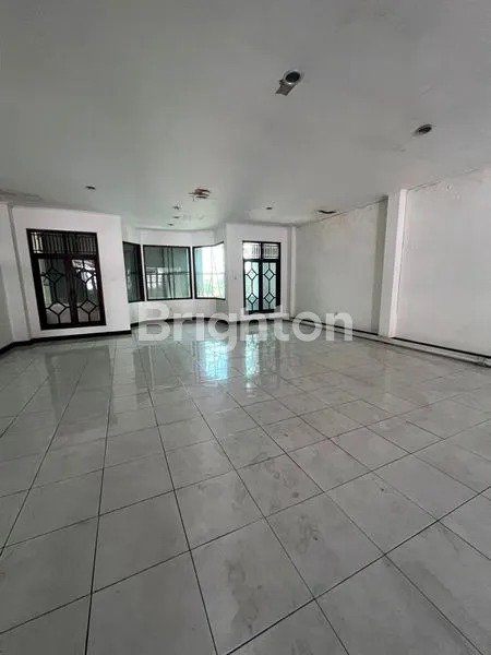 image DISEWAKAN RUKO 3 LANTAI DI KUTA (3)