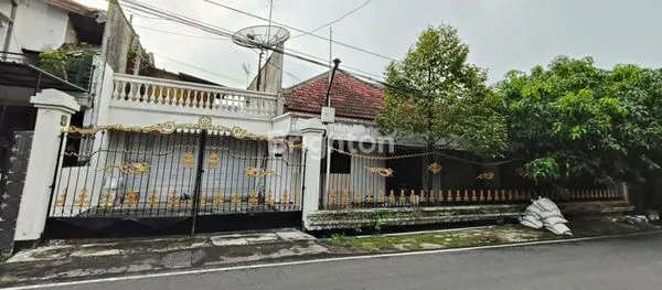image RUMAH KLASIK DI AREA TIDAR (1)
