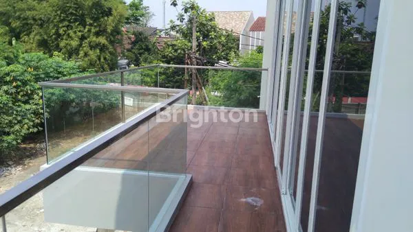 image RUMAH 2 LT RAPI SIAP HUNI DI PERMATA MILLENIUM LIPPO KARAWACI TANGERANG (8)