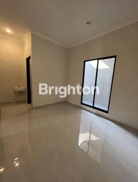 image RUMAH BARU 2 LANTAI MODERN DEKAT RAYA MERR (8)