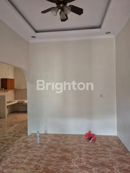 image HUNIAN 2 LANTAI CANTIK DAN STRATEGIS DI DEPOK (2)