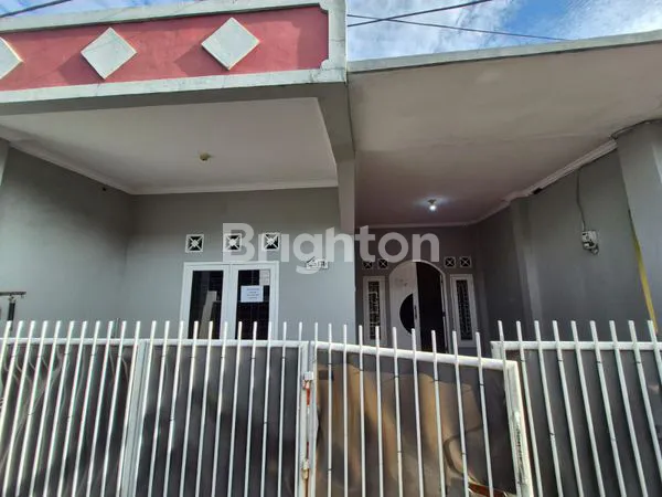 image HUNIAN 2 LANTAI CANTIK DAN STRATEGIS DI DEPOK (1)