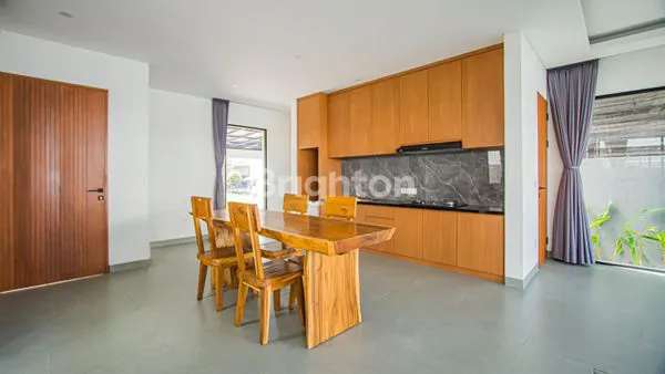 image VILLA 2 LANTAI 2 BR NYAMAN DI SEMINYAK DEKAT SUNSET ROAD (4)