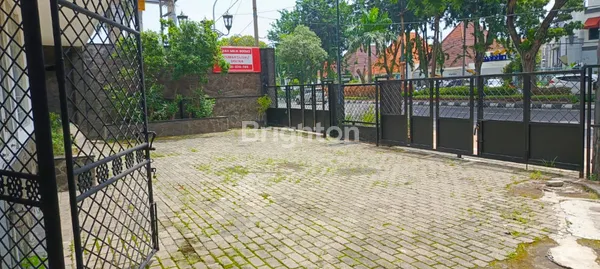 image RUMAH PUSAT KOTA DI RAYA DARMO  (8)