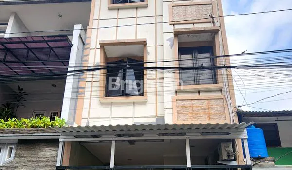 image RUMAH TANJUNG DUREN 3 LANTAI SEMI FURNISH SIAP DIHUNI & BEBAS BANJIR (1)