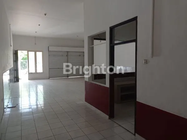 image *RUMAH USAHA SIAP HUNI 2 LANTAI DI PACAR KEMBANG, LOKASI STRATEGIS, JALAN RAYA KEMBAR, 10 MENIT KE RAYA DHARMAHUSADA, WARON HOSPITAL, RSUD DR SOETOMO, KAMPUS A UNAIR (NON FURNISHED)*  (3)