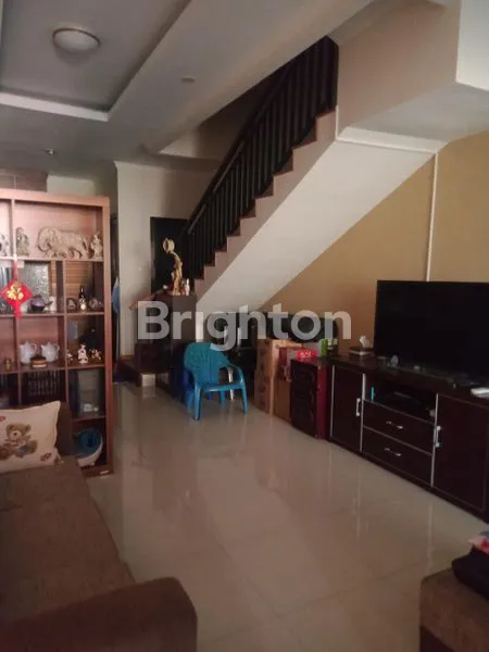 image RUMAH 3 LANTAI SIAP HUNI DI GRIYALOKA (1)