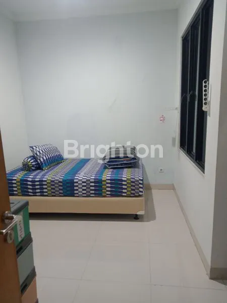 image RUMAH 3 LANTAI SIAP HUNI DI GRIYALOKA (7)