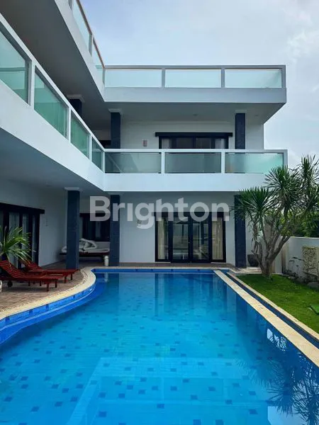 image DIJUAL VILLA MEWAH UNGASAN DI BUKIT – LOKASI STRATEGIS DAN SIAP HUNI (2)