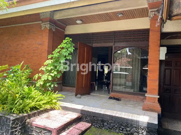 RUMAH STYLE BALI – TRADISIONAL MODERN DI PANJER